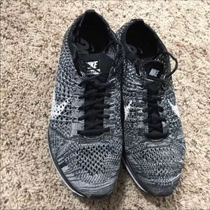 Nike oreo flyknit raver